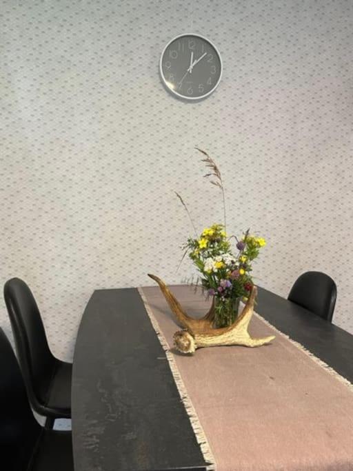 Familienfreundliche Farm Stuga Hamra  Εξωτερικό φωτογραφία